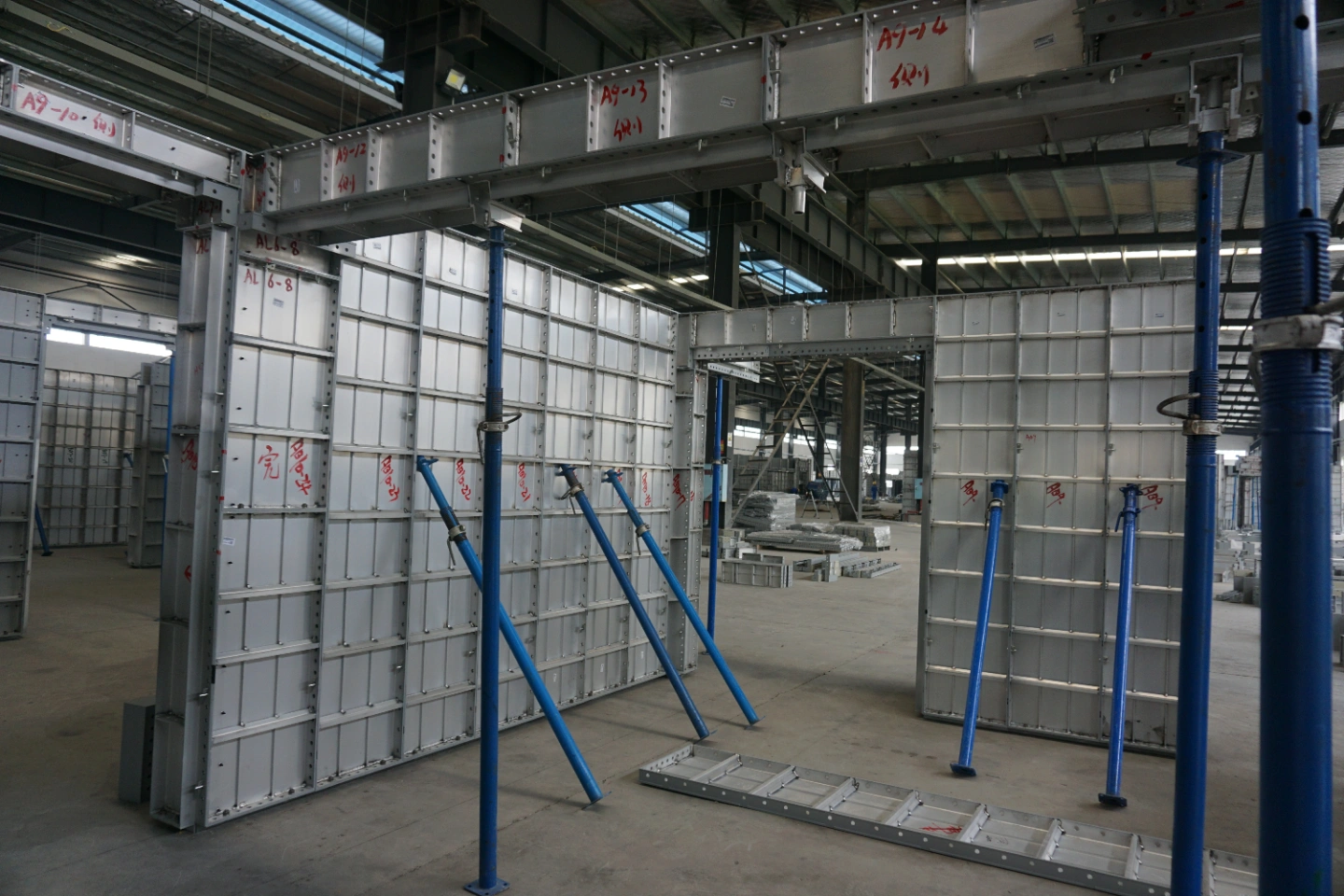 ¿Talla única para todos? Los beneficios del encofrado de columnas cuadradas ajustables para diseños de edificios variables